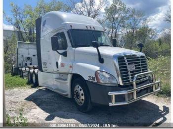  Salvage Freightliner Cascadia 125