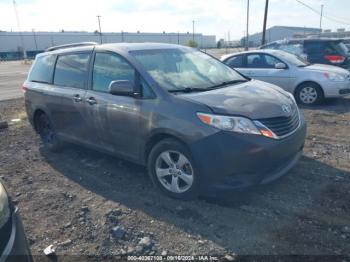  Salvage Toyota Sienna