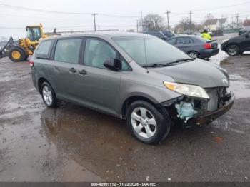  Salvage Toyota Sienna