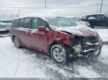  Salvage Toyota Sienna