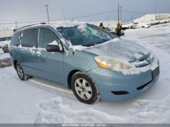  Salvage Toyota Sienna