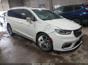  Salvage Chrysler Pacifica