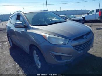  Salvage Hyundai TUCSON