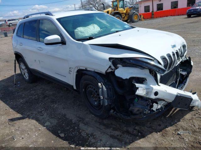  Salvage Jeep Cherokee