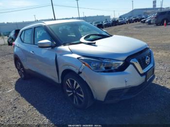  Salvage Nissan Kicks