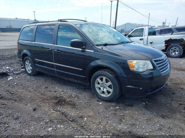  Salvage Chrysler Town & Country