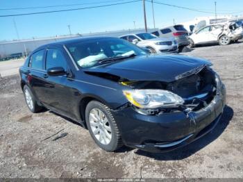  Salvage Chrysler 200