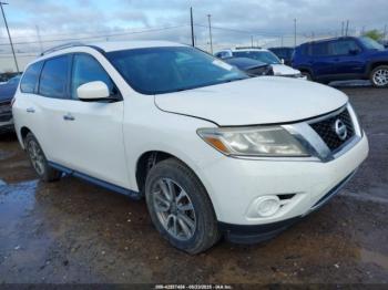  Salvage Nissan Pathfinder