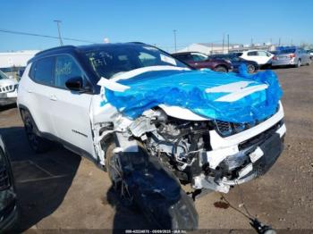 Salvage Jeep Compass