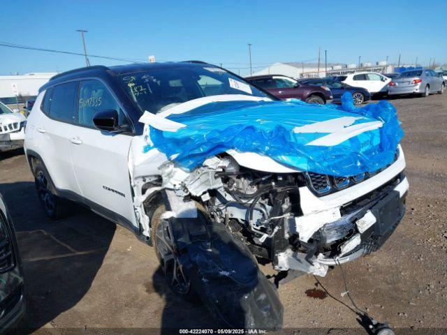  Salvage Jeep Compass