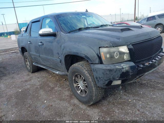  Salvage Chevrolet Avalanche 1500