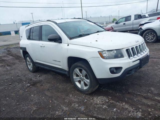  Salvage Jeep Compass
