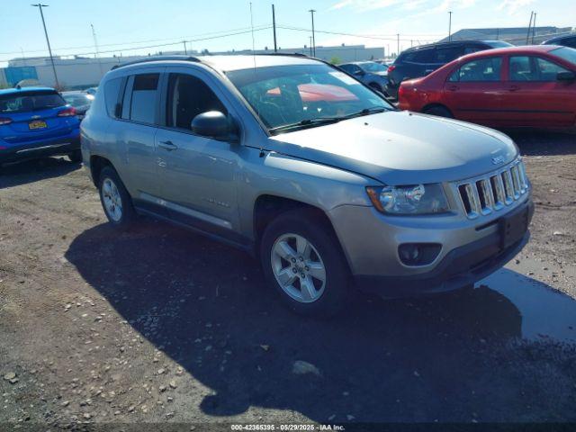  Salvage Jeep Compass