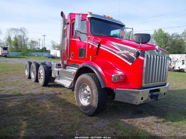  Salvage Kenworth T800 Dump Truck