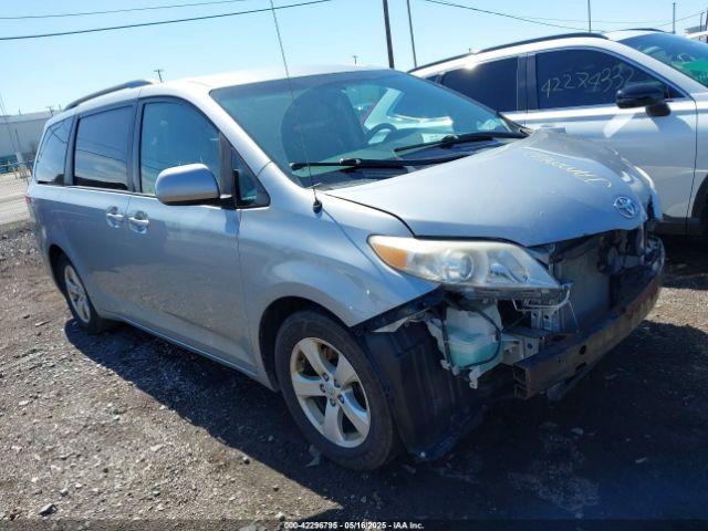  Salvage Toyota Sienna
