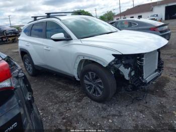  Salvage Hyundai TUCSON