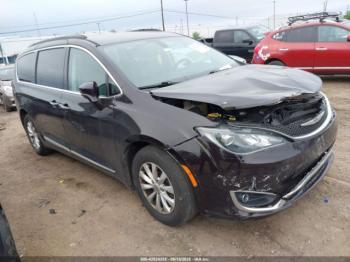  Salvage Chrysler Pacifica