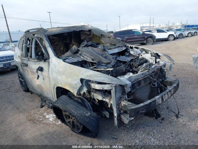  Salvage Jeep Cherokee