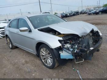  Salvage Chrysler 200