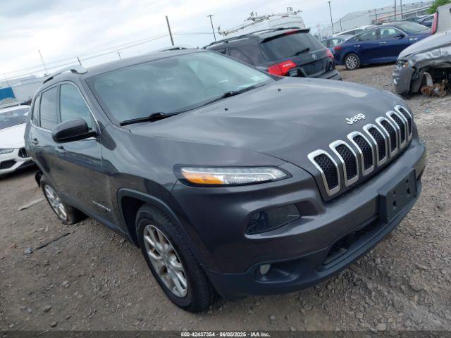  Salvage Jeep Cherokee