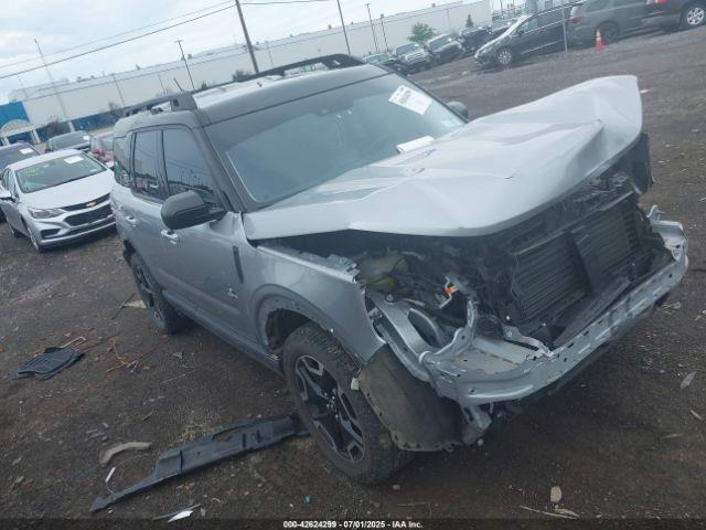  Salvage Ford Bronco