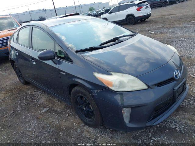  Salvage Toyota Prius