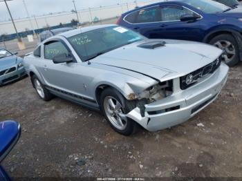  Salvage Ford Mustang