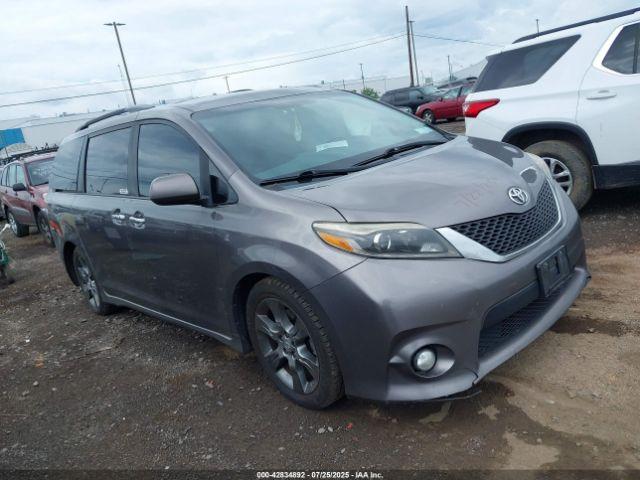  Salvage Toyota Sienna
