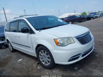  Salvage Chrysler Town & Country