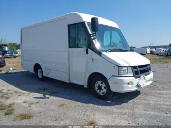  Salvage Isuzu Commercial Van