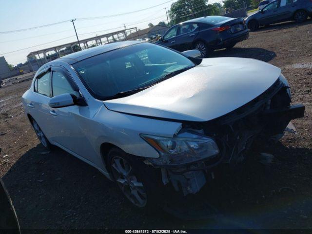  Salvage Nissan Maxima