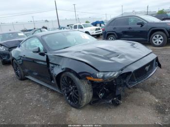  Salvage Ford Mustang