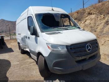  Salvage Mercedes-Benz Sprinter 2500