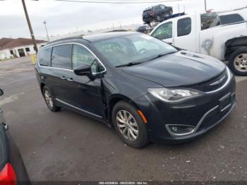  Salvage Chrysler Pacifica