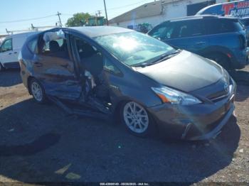  Salvage Toyota Prius v
