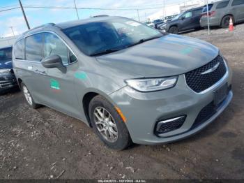  Salvage Chrysler Pacifica