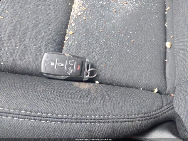 Ram 1500 Big Horn Crew Cab 4x4 6'4 Box Image 12