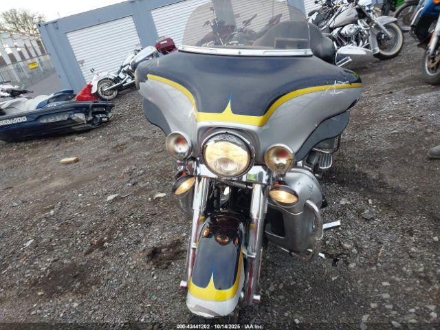 Harley-Davidson Flhtcuse7 Cvo Ultra Cls Electra Gld Image 9