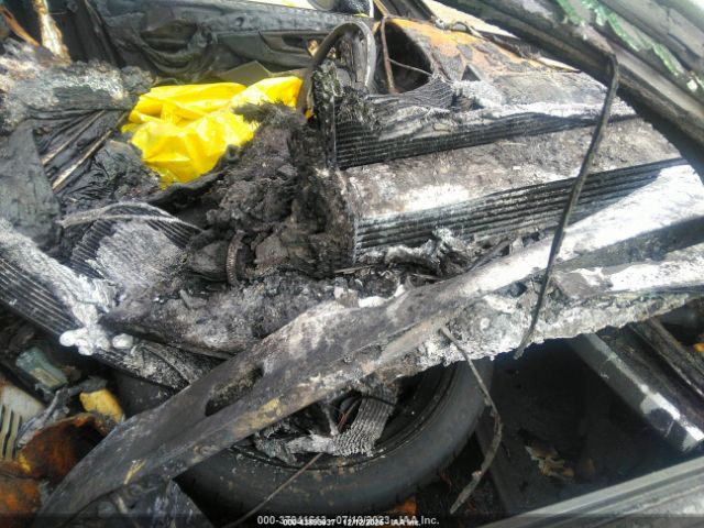 Toyota Camry Le Image 5