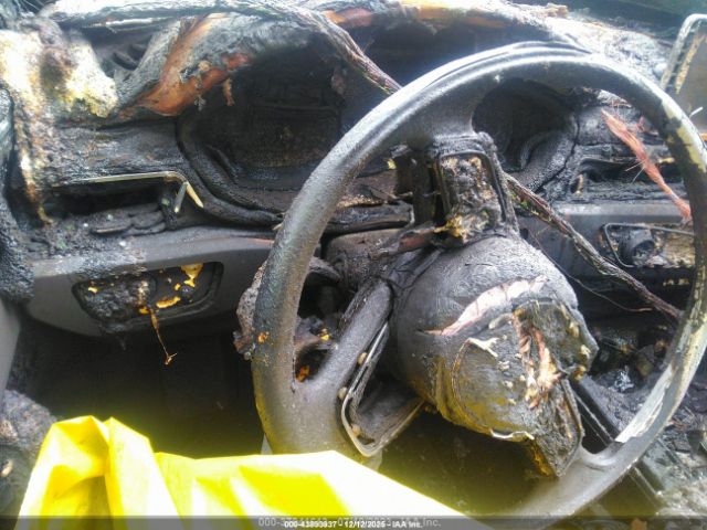 Toyota Camry Le Image 8