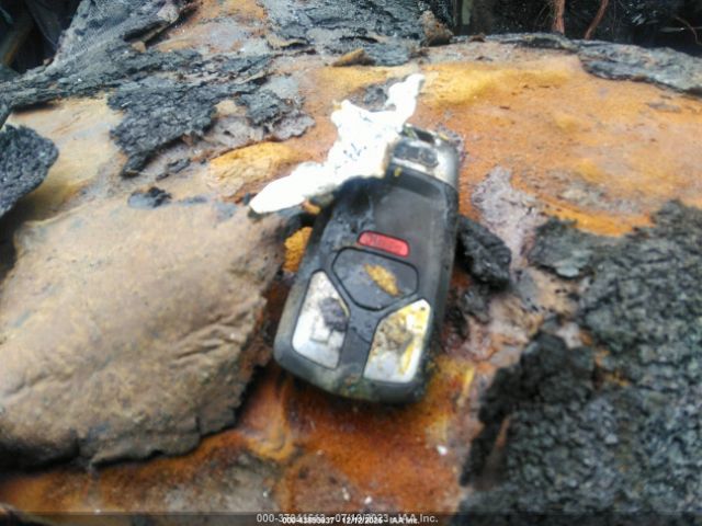 Toyota Camry Le Image 11