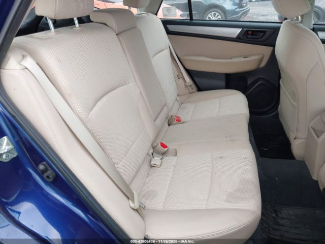 Subaru Outback 2.5i Image 7