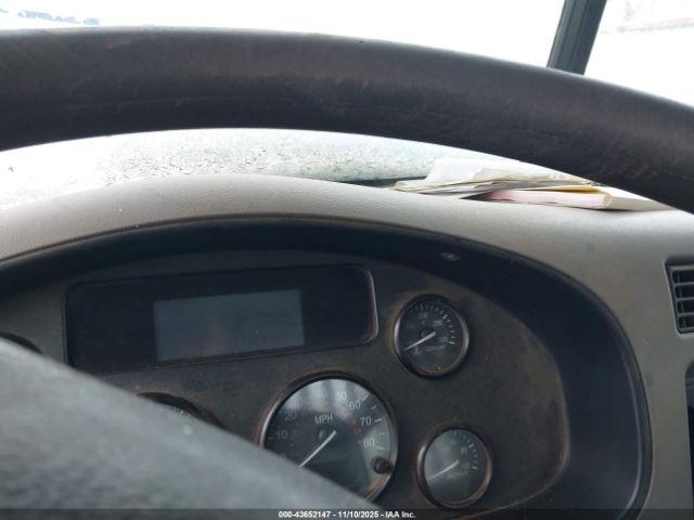 Peterbilt 337 Image 11