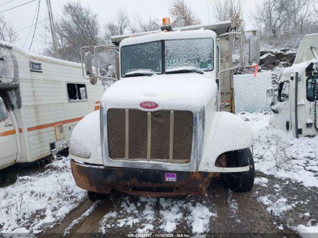 Peterbilt 337 Image 9