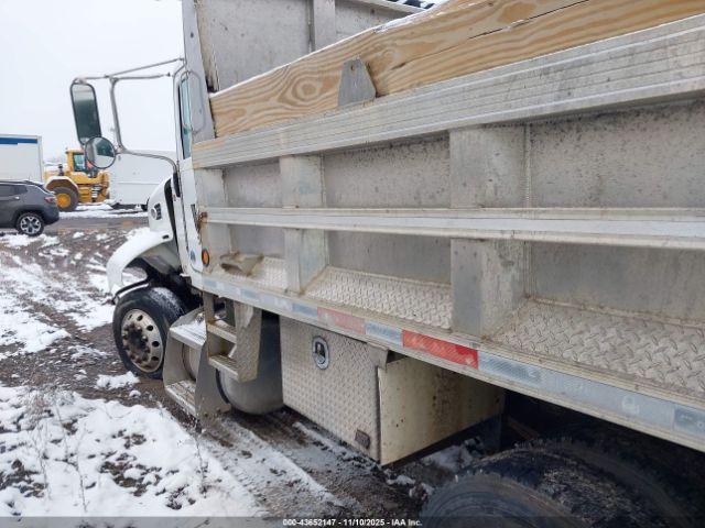 Peterbilt 337 Image 6