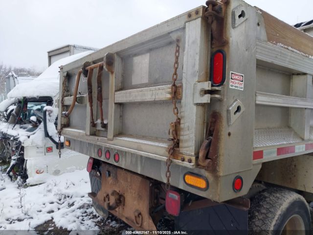 Peterbilt 337 Image 3