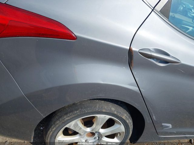 Hyundai ELANTRA Limited Image 10