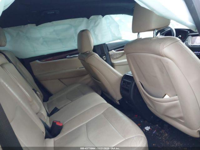 Cadillac XT5 Luxury Image 10