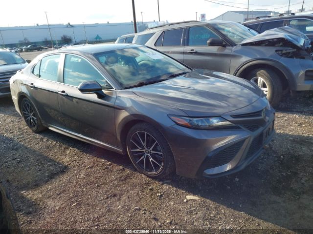 Toyota Camry Se Image 1