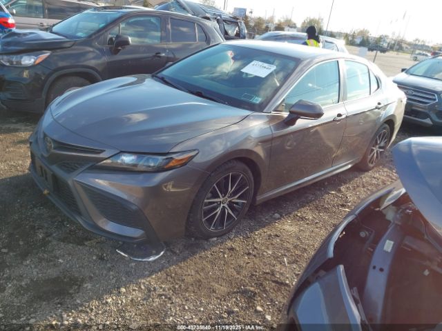 Toyota Camry Se Image 5